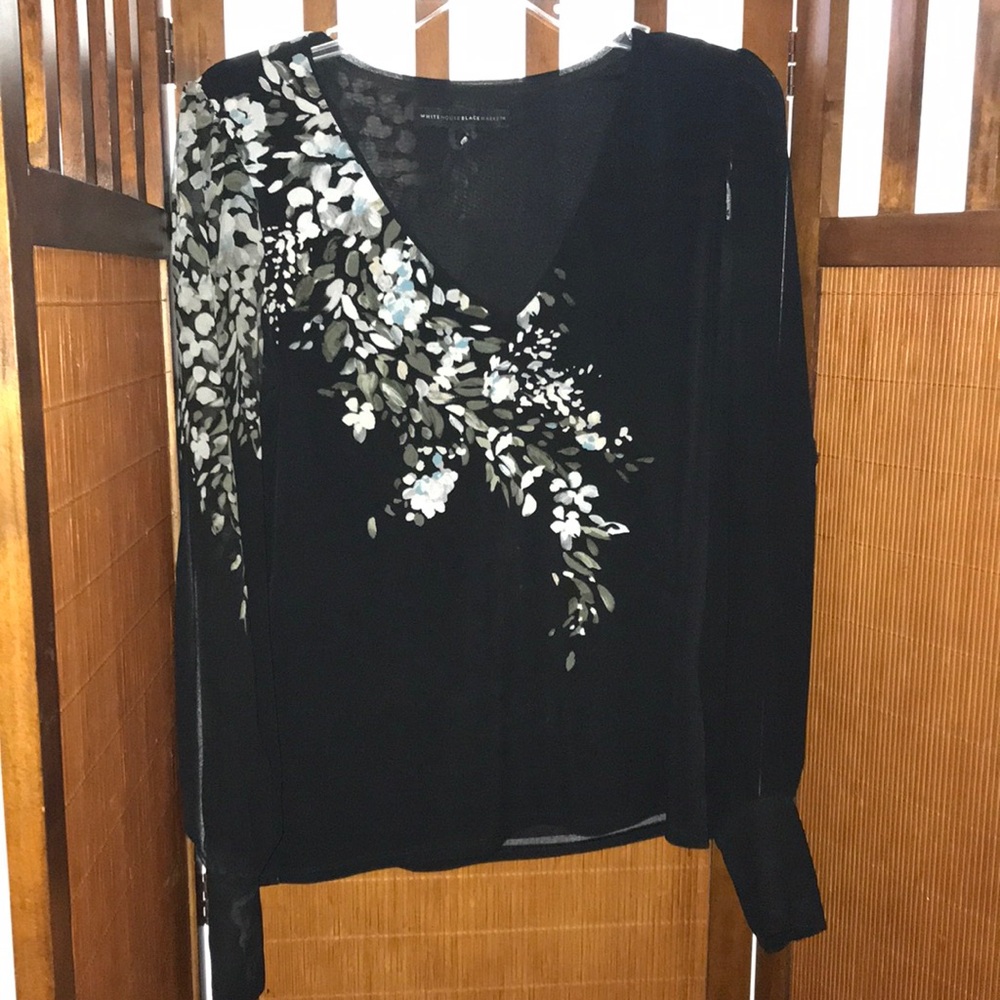 White House Black Market Shirt M 🌸